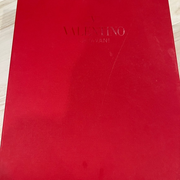 Brand New Valentino 70mm - Picture 4 of 5